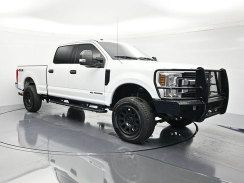 Used 2019 Ford F250 XLT AWD/4WD image 3