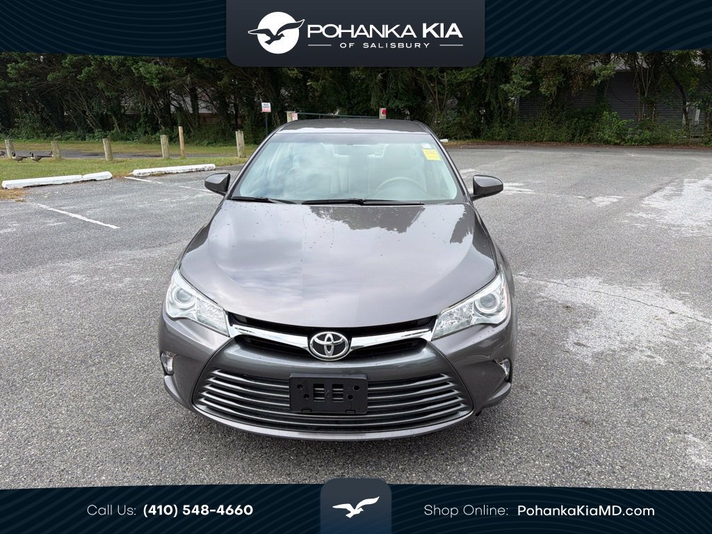 Used 2017 Toyota Camry LE FWD image 1
