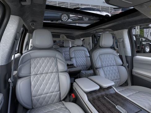 New 2026 Lincoln Navigator Black Label AWD/4WD image 10
