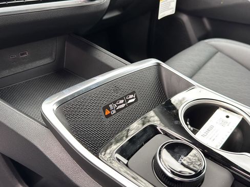 New 2026 Chevrolet Equinox LT w/ Convenience Package II image 26