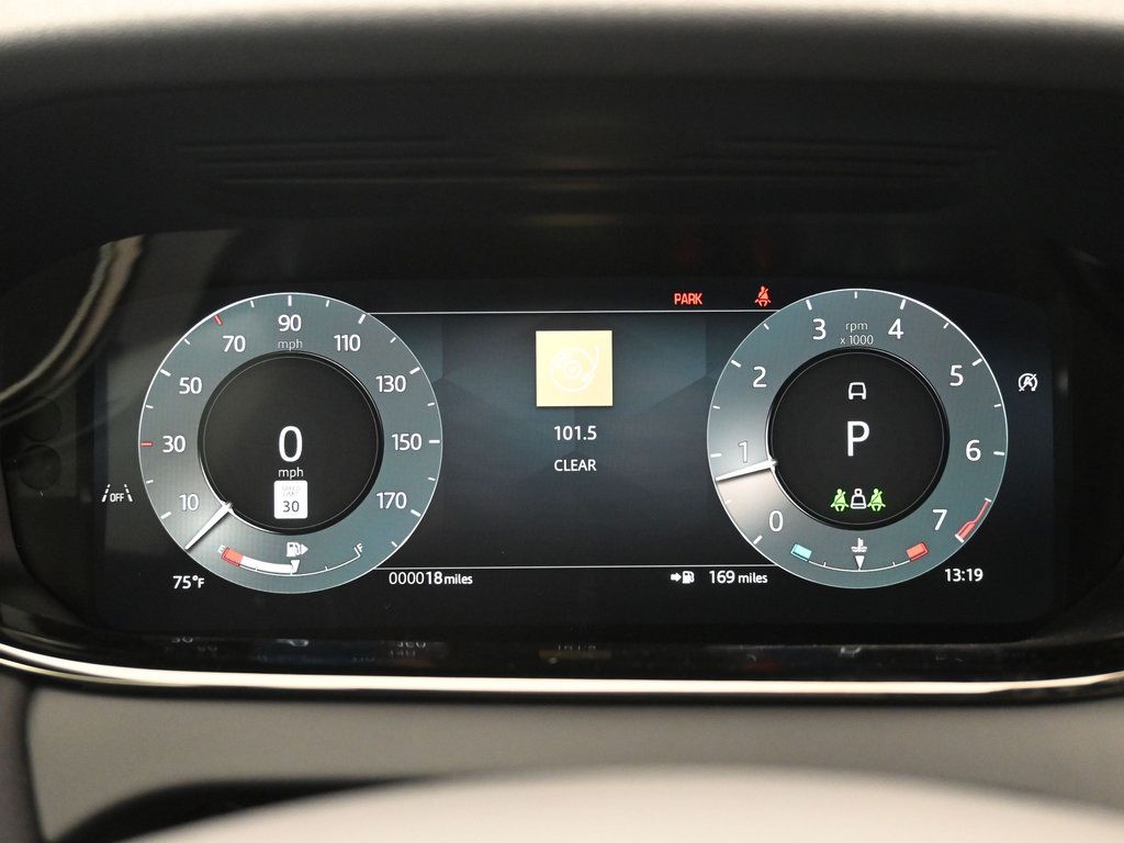 Used 2026 Land Rover Range Rover Evoque Dynamic SE AWD/4WD image 16