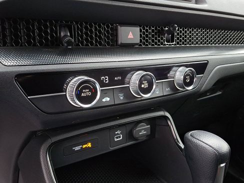 Used 2025 Honda CR-V LX image 15