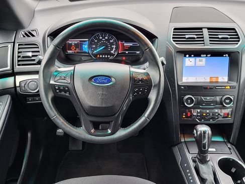 Used 2019 Ford Explorer XLT w/ Equipment Group 201A AWD/4WD image 29