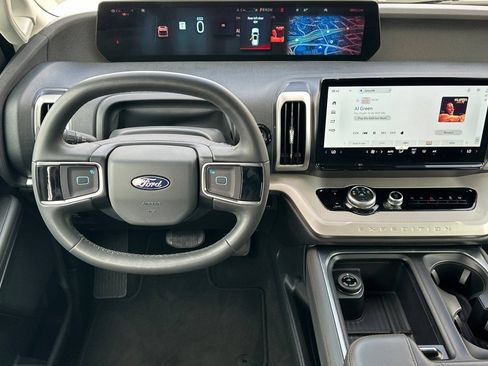 Certified 2025 Ford Expedition Active RWD image 13