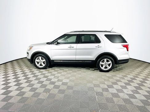 Used 2018 Ford Explorer XLT w/ Equipment Group 201A image 6