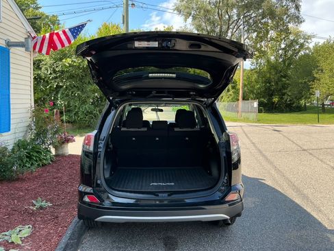 Used 2016 Toyota RAV4 XLE AWD/4WD image 22