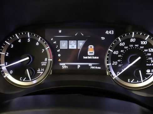 Used 2022 Toyota Highlander Limited FWD image 18