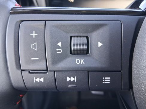 New 2026 Nissan Kicks SR image 10