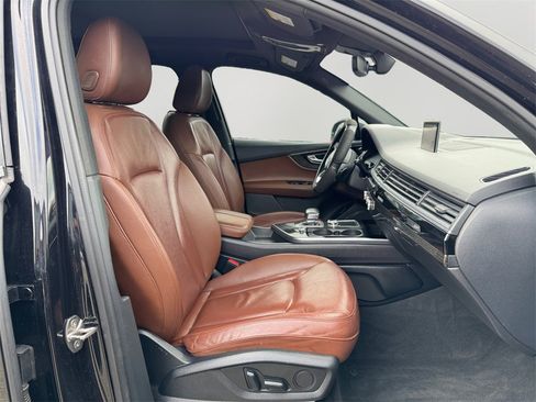 Used 2018 Audi Q7 3.0T Premium image 12