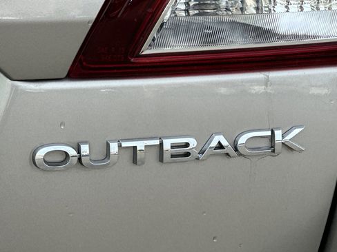 Used 2019 Subaru Outback 2.5i Premium image 26