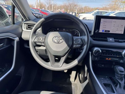 Used 2024 Toyota RAV4 XLE image 12