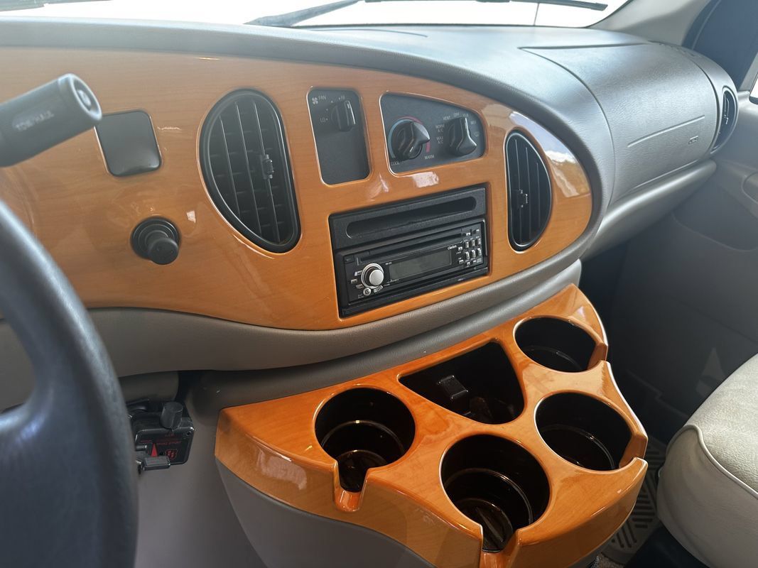 Used 2006 Ford E-450 and Econoline 450 RWD image 18