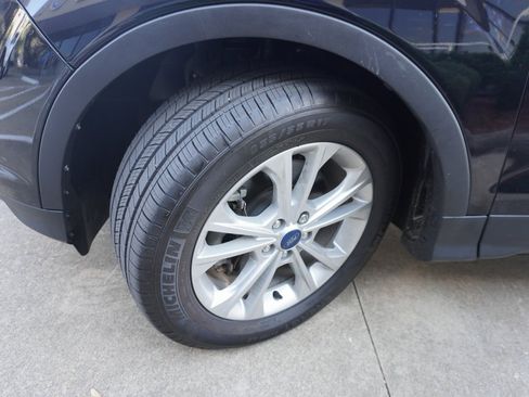 Used 2019 Ford Escape SEL image 28