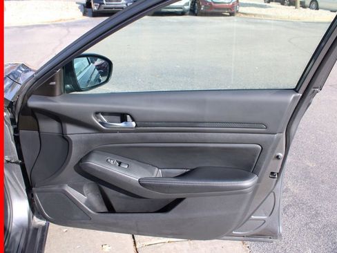 Certified 2024 Nissan Altima 2.5 SV image 19