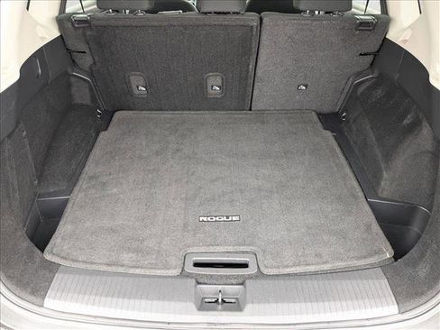 Used 2023 Nissan Rogue S image 6