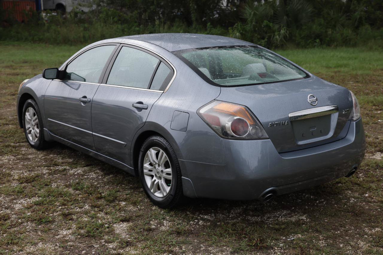 Used 2011 Nissan Altima 2.5 S w/ Convenience Pkg FWD image 5