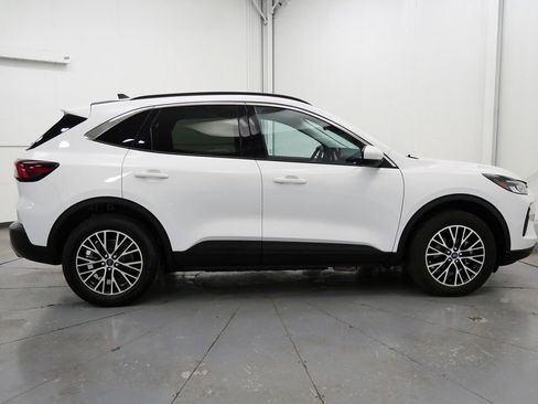 Used 2023 Ford Escape SE FWD image 8