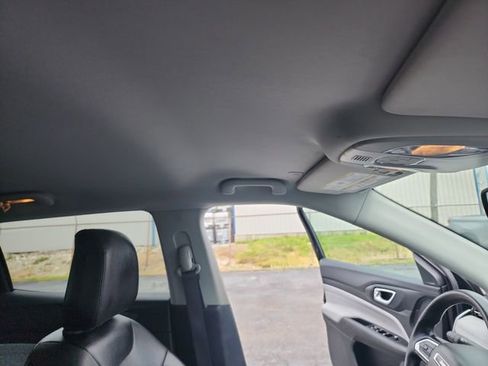 Used 2022 Jeep Compass Latitude AWD/4WD image 16