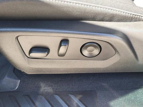 Used 2025 Chevrolet Colorado W/T w/ WT Convenience Package II image 12