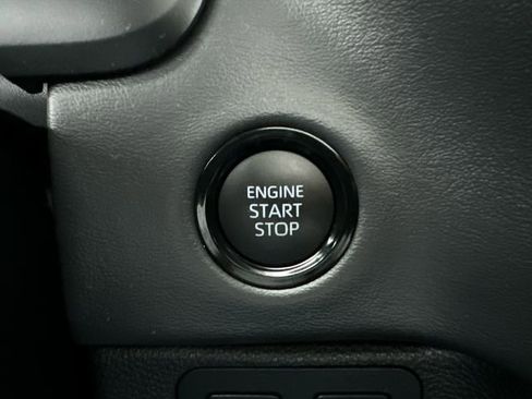 Used 2025 Toyota Tundra Platinum AWD/4WD image 38
