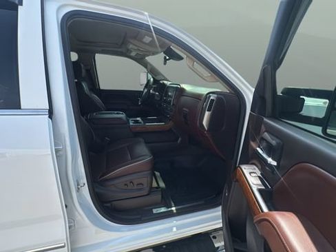 Used 2015 Chevrolet Silverado 2500 High Country w/ High Country Premium Package AWD/4WD image 18