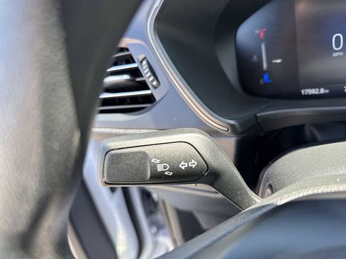 Used 2025 Ford Escape Active AWD/4WD image 38