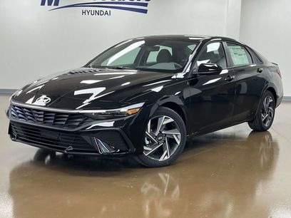 Used 2025 Hyundai Elantra Sport w/ Cargo Package