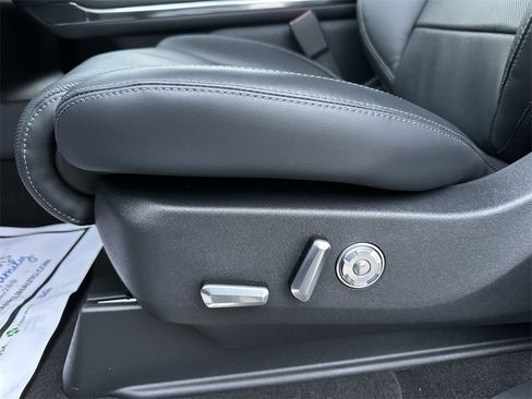 New 2025 Lincoln Navigator Reserve image 12