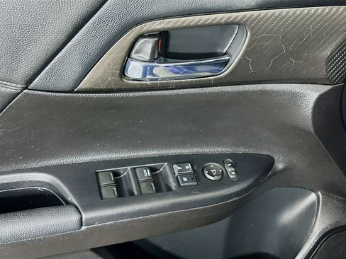 Used 2017 Honda Accord Sport image 15