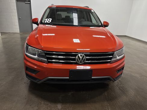 Used 2018 Volkswagen Tiguan SE w/ Panoramic Sunroof Package AWD/4WD image 8