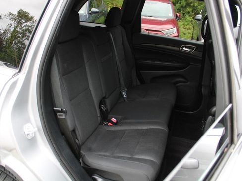 Used 2017 Jeep Grand Cherokee Laredo w/ Quick Order Package 23E image 28