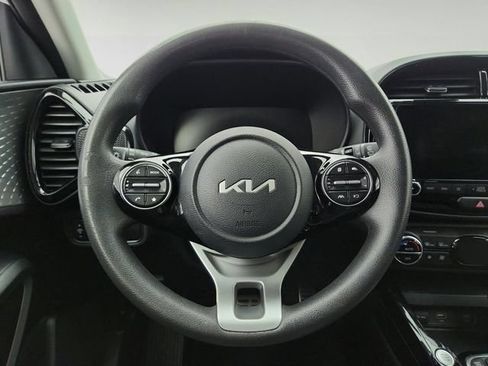 Used 2023 Kia Soul S FWD image 12