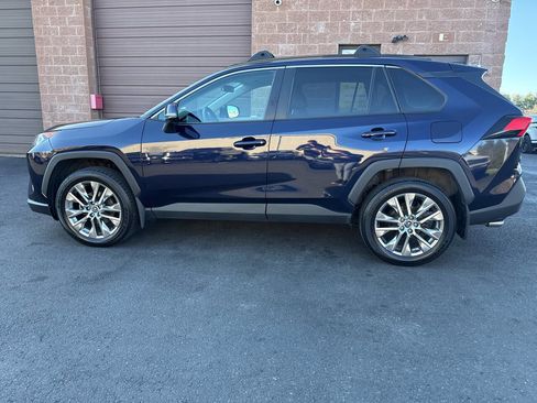 Used 2020 Toyota RAV4 XLE Premium image 19