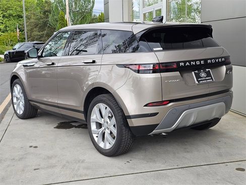 Used 2022 Land Rover Range Rover Evoque SE image 4