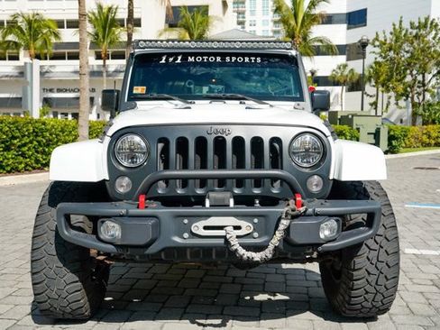 Used 2016 Jeep Wrangler Unlimited Rubicon AWD/4WD image 7