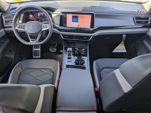 New 2026 Volkswagen Atlas Peak Edition image 2