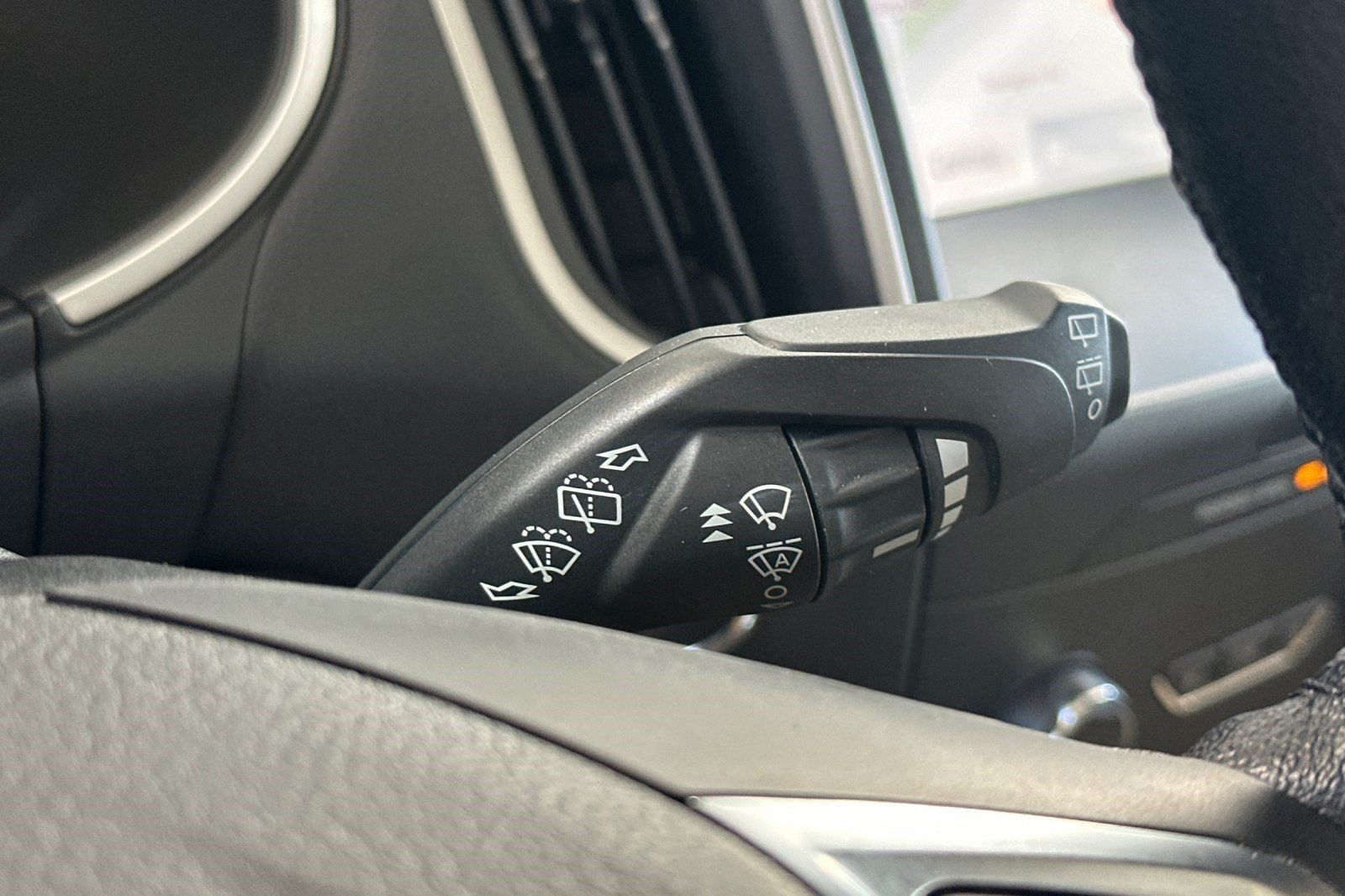 Used 2020 Ford Edge SEL w/ Convenience Package FWD image 34