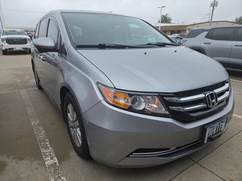 Used 2016 Honda Odyssey SE image 4