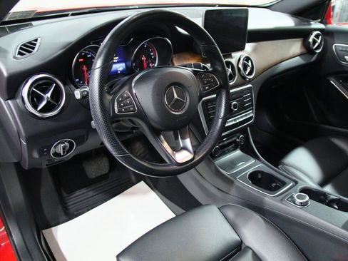 Certified 2019 Mercedes-Benz GLA 250 4MATIC image 5
