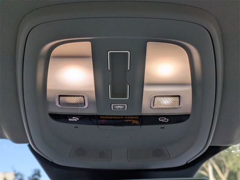 Certified 2023 Volvo XC60 B5 Ultimate w/ Protection Package Premier image 24