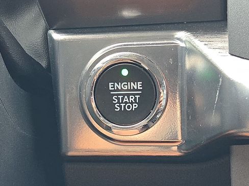Used 2022 Ford F150 Lariat w/ Equipment Group 502A High AWD/4WD image 19