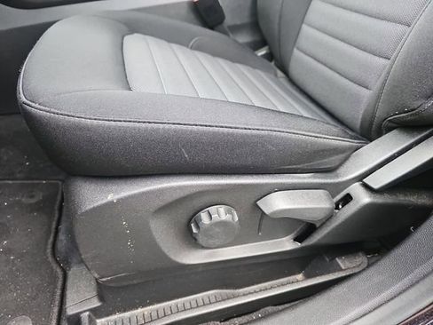 Used 2024 Ford Edge SE w/ Black Appearance Package image 14