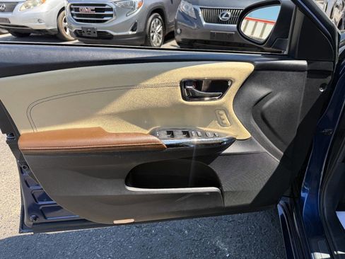 Used 2013 Toyota Avalon Limited FWD image 16