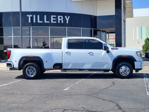 Used 2022 GMC Sierra 3500 Denali w/ Denali Ultimate Package AWD/4WD image 1
