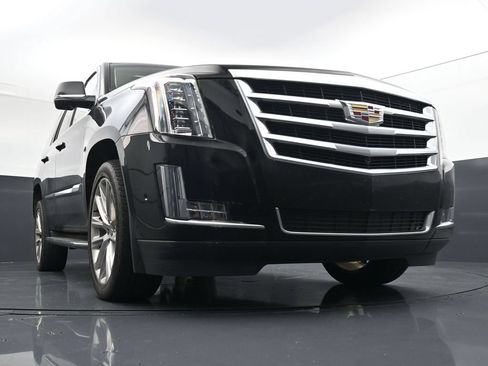 Used 2018 Cadillac Escalade Luxury AWD/4WD image 18