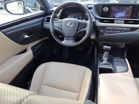 Used 2019 Lexus ES 350 w/ Premium Package image 8