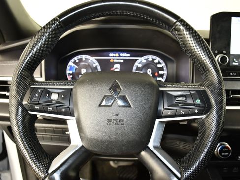 Used 2023 Mitsubishi Outlander SE AWD/4WD image 19