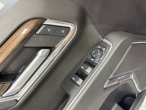 Used 2024 Chevrolet Silverado 1500 LT AWD/4WD image 31