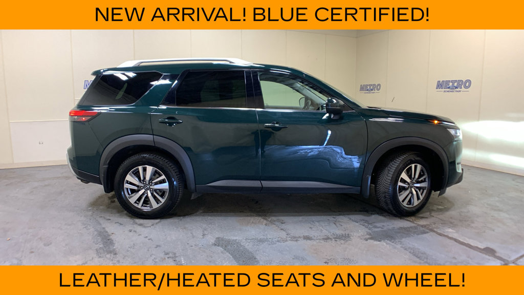 Used 2022 Nissan Pathfinder SL w/ SL Black Package AWD/4WD image 2
