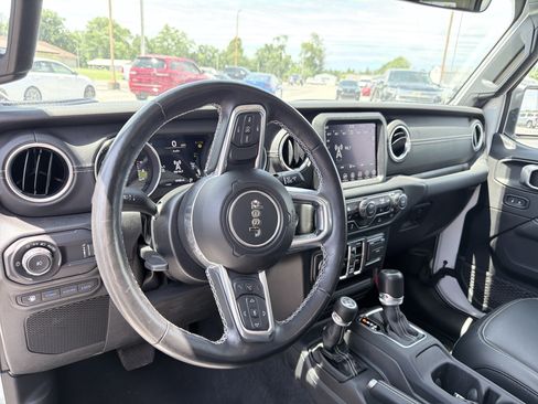 Used 2023 Jeep Wrangler Unlimited Sahara w/ Cold Weather Group AWD/4WD image 7